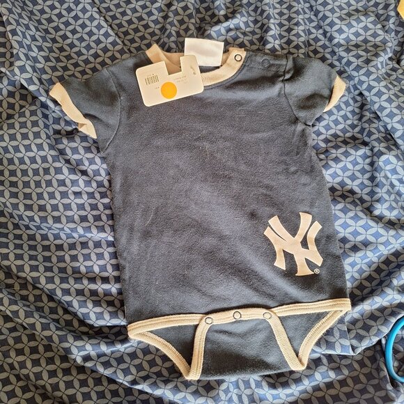 new york yankees onesie - Picture 1 of 7